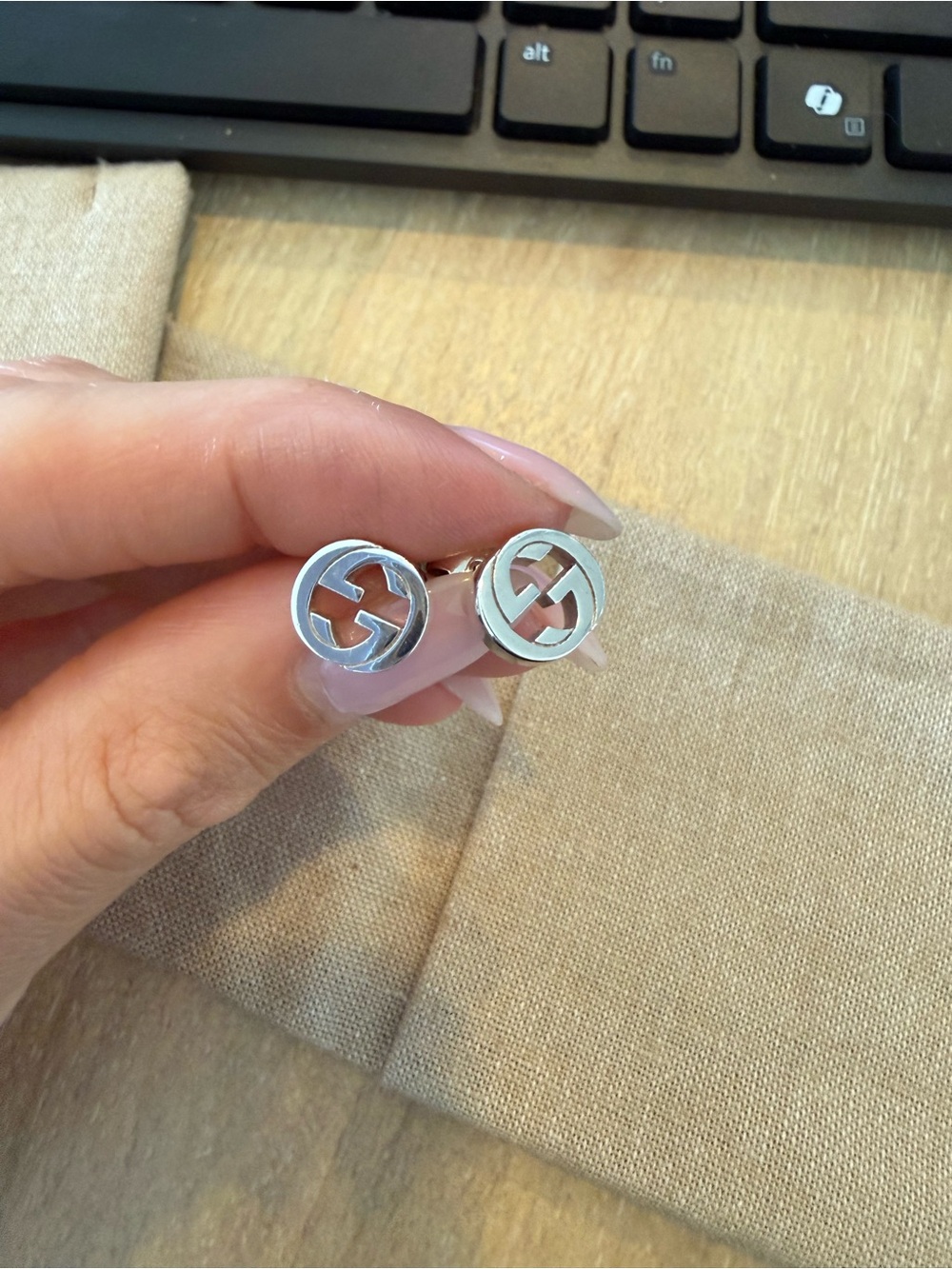 Gucci Silver Interlocking G Earrings - Picture 6 of 14